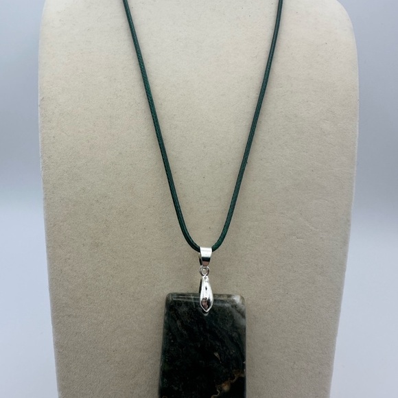 Moss Agate Pendant Necklace - Picture 6 of 11